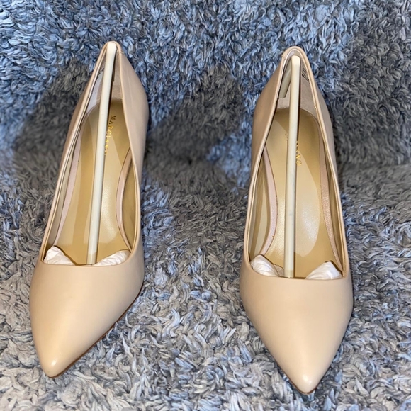 🧡🤍 NEW- Marciano Pumps - Picture 2 of 7